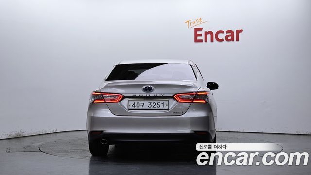 Toyota Camry (XV70) 2.5 XLE Hybrid 2019 — фото 4