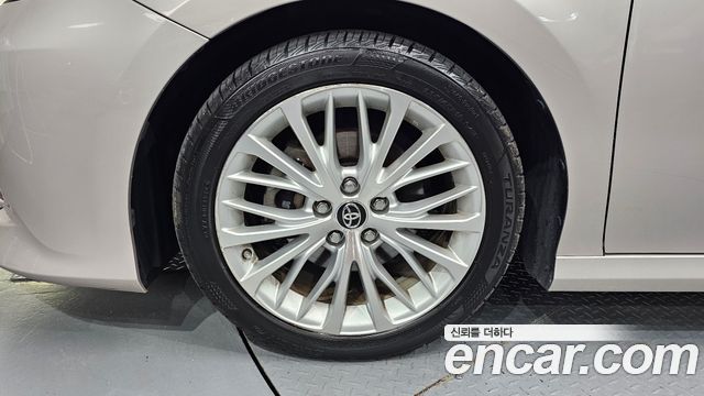 Toyota Camry (XV70) 2.5 XLE Hybrid 2019 — фото 5