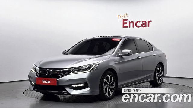 Honda Accord 2.4 9th 2017 — фото 11