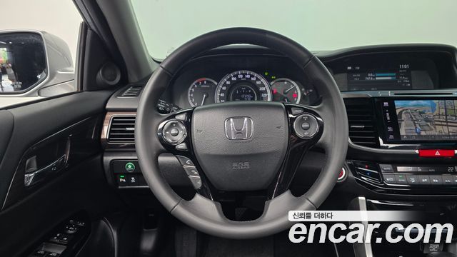 Honda Accord 2.4 9th 2017 — фото 17