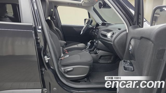 Jeep Renegade 2.4 Longitude 2021 — фото 11