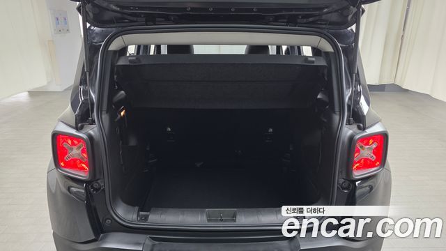 Jeep Renegade 2.4 Longitude 2021 — фото 20