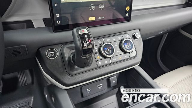 Land Rover Defender (L663) 110 D300 HSE 2023 — фото 9