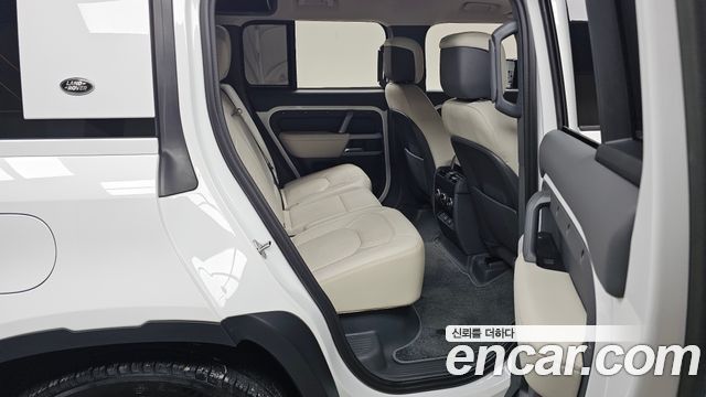 Land Rover Defender (L663) 110 D300 HSE 2023 — фото 11