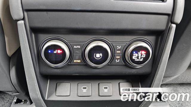 Land Rover Defender (L663) 110 D300 HSE 2023 — фото 12