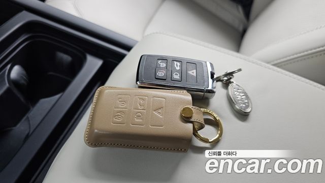 Land Rover Defender (L663) 110 D300 HSE 2023 — фото 18
