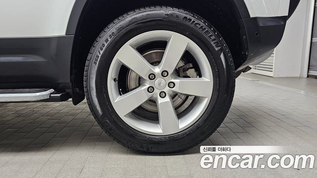 Land Rover Defender (L663) 110 D300 HSE 2023 — фото 21