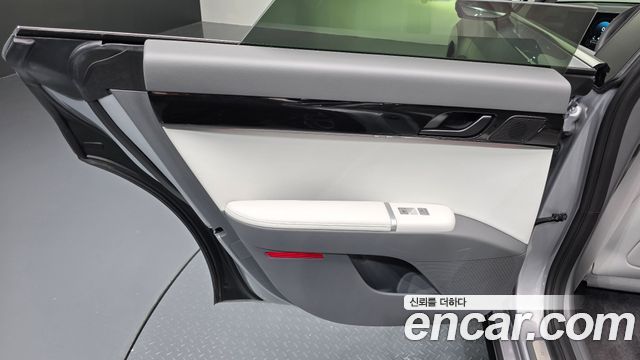Hyundai Grandeur (GN7) 3.5 Gasoline 2WD Exclusive 2023 — фото 31