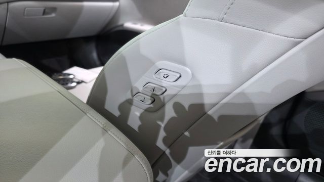 Hyundai Grandeur (GN7) 3.5 Gasoline 2WD Exclusive 2023 — фото 37