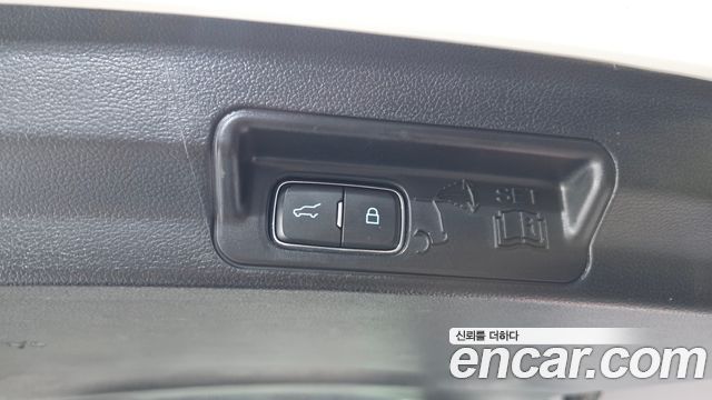 Ford Explorer (VI) 2.3 LimIted 4WD 2022 — фото 17