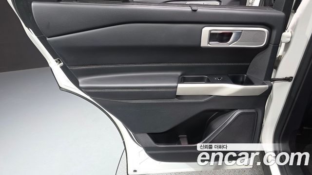 Ford Explorer (VI) 2.3 LimIted 4WD 2022 — фото 25