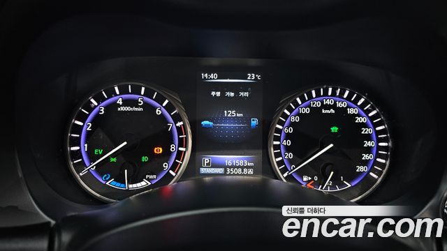 Infiniti Q50 3.5 Hybrid Essence 2015 — фото 8