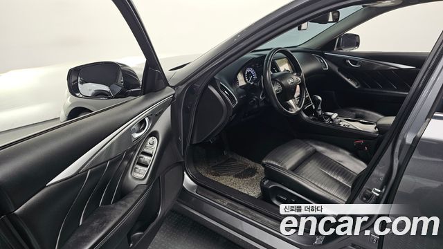 Infiniti Q50 3.5 Hybrid Essence 2015 — фото 10