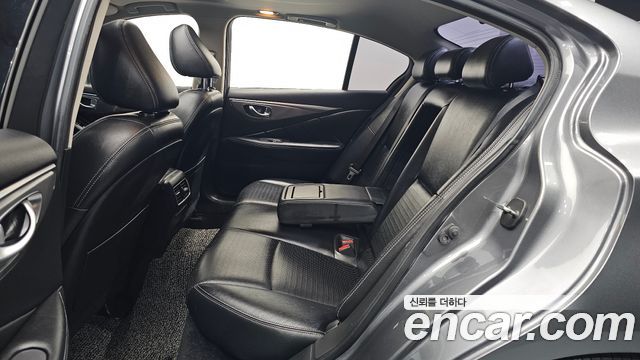 Infiniti Q50 3.5 Hybrid Essence 2015 — фото 11
