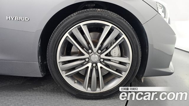 Infiniti Q50 3.5 Hybrid Essence 2015 — фото 21