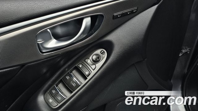 Infiniti Q50 3.5 Hybrid Essence 2015 — фото 27