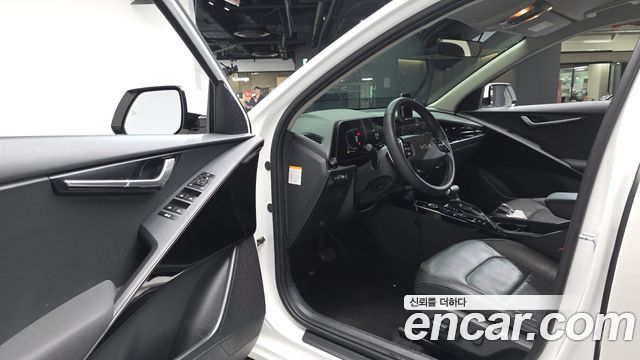 Kia Niro Prestige 2022 — фото 10