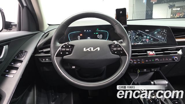 Kia Niro Prestige 2022 — фото 13
