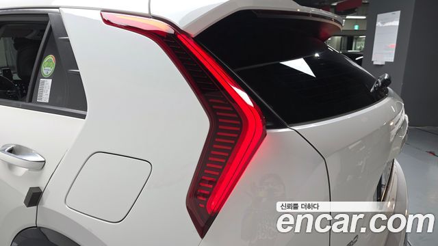 Kia Niro Prestige 2022 — фото 23
