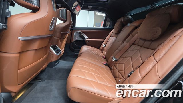BMW i7 (G70) xDrive 60 M sport 2024 — фото 12