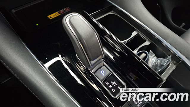 Toyota Alphard (IV) 2.5 HEV Executive AWD 2024 — фото 9