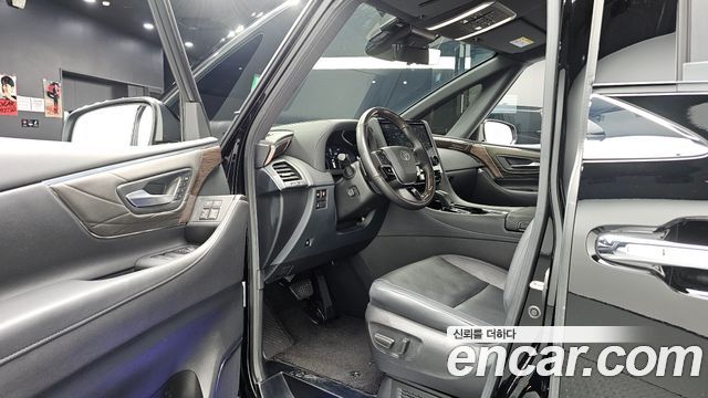 Toyota Alphard (IV) 2.5 HEV Executive AWD 2024 — фото 10