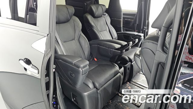 Toyota Alphard (IV) 2.5 HEV Executive AWD 2024 — фото 11