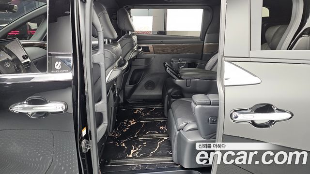 Toyota Alphard (IV) 2.5 HEV Executive AWD 2024 — фото 12
