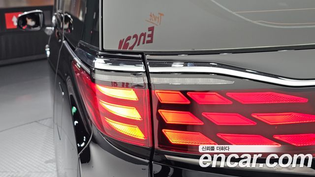 Toyota Alphard (IV) 2.5 HEV Executive AWD 2024 — фото 23