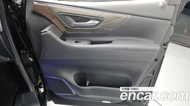 Toyota Alphard (IV) 2.5 HEV Executive AWD 2024 — фото 25