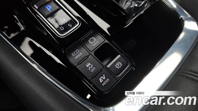 Toyota Alphard (IV) 2.5 HEV Executive AWD 2024 — фото 27