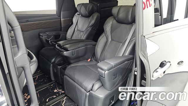 Toyota Alphard (IV) 2.5 HEV Executive AWD 2024 — фото 36