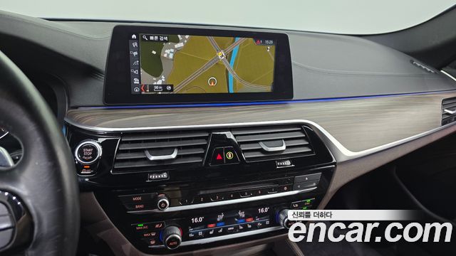 BMW 5 Series (G30) 530i xDrive M Sport Package Plus 2017 — фото 12