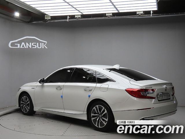 Honda Accord (X) 2.0 Hybrid Touring 2019 — фото 3