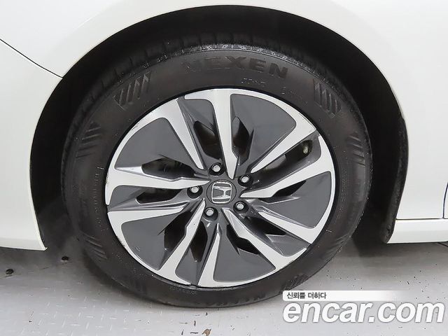 Honda Accord (X) 2.0 Hybrid Touring 2019 — фото 5