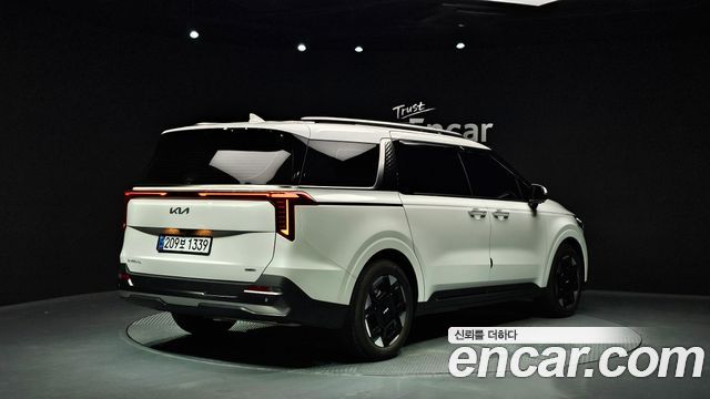 Kia Carnival (IV) HEV 9seater Signature 2025 — фото 2