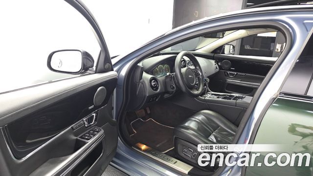 Jaguar XJ 3.0D Premium Luxury SWB X351 2014 — фото 10