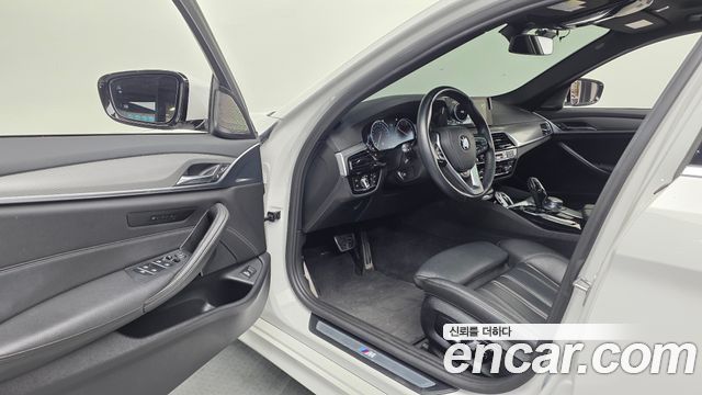 BMW 5 Series (G30) 520d M Sport package 2018 — фото 10