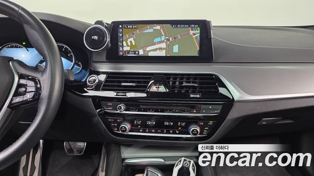 BMW 5 Series (G30) 520d M Sport package 2018 — фото 14