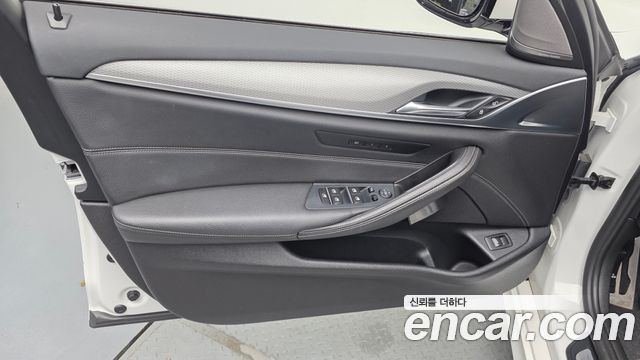 BMW 5 Series (G30) 520d M Sport package 2018 — фото 24