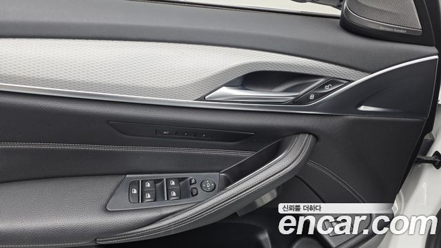 BMW 5 Series (G30) 520d M Sport package 2018 — фото 28