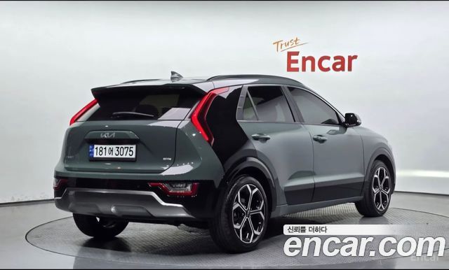 Kia Niro Signature 2022 — фото 2