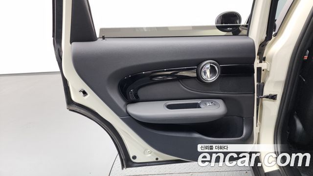 MINI Cooper Clubman Classic 2nd 2022 — фото 25