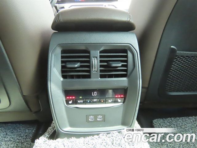 BMW i4 eDrive40 M Sports Pro 2023 — фото 8
