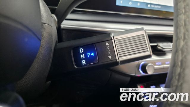 Hyundai Grandeur (GN7) 2,5 Gasoline 2WD Premium 2023 — фото 9