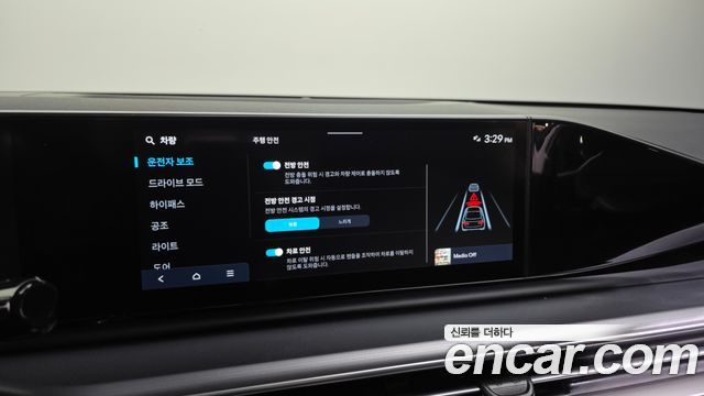 Hyundai Grandeur (GN7) 2,5 Gasoline 2WD Premium 2023 — фото 16
