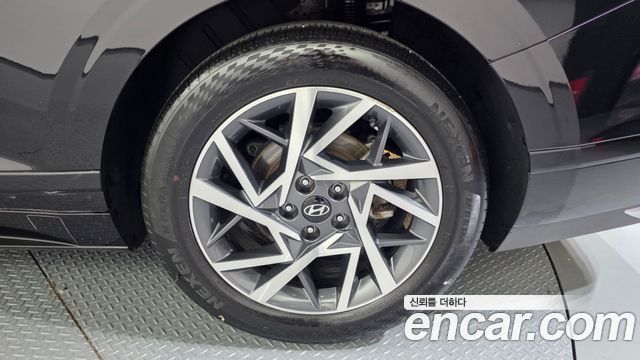Hyundai Grandeur (GN7) 2,5 Gasoline 2WD Premium 2023 — фото 21