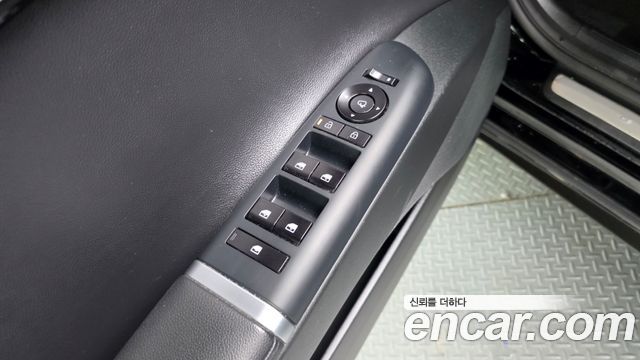Hyundai Grandeur (GN7) 2,5 Gasoline 2WD Premium 2023 — фото 29