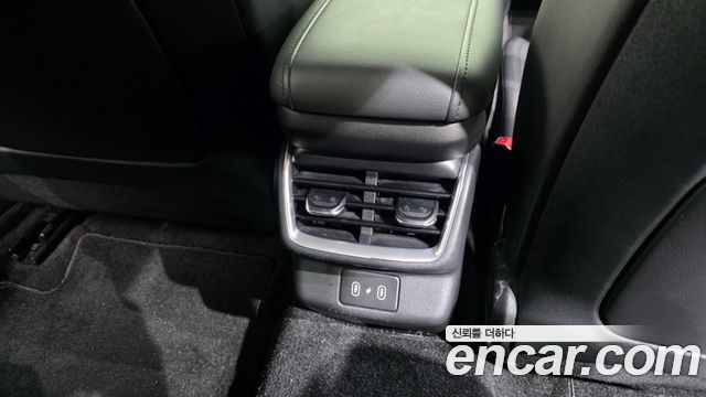 Hyundai Grandeur (GN7) 2,5 Gasoline 2WD Premium 2023 — фото 32