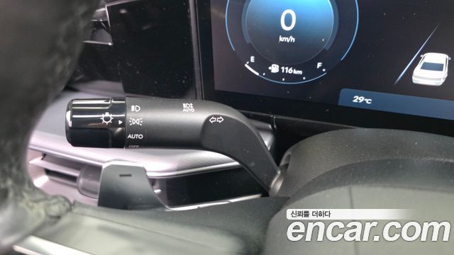 Hyundai Grandeur (GN7) 2,5 Gasoline 2WD Premium 2023 — фото 35